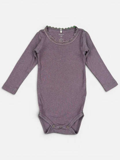 NAME IT Langarmbody in Lila mit Rippstruktur