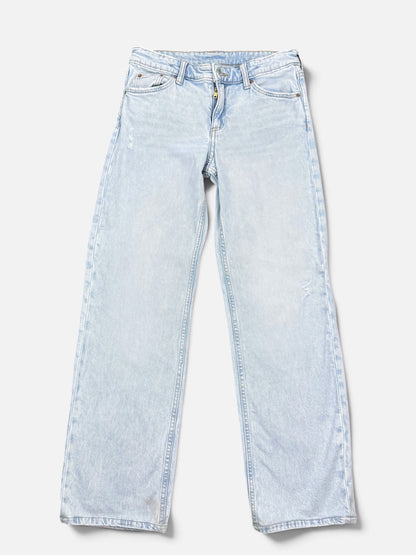 H&M Sraight Leg Jeans in Hellblau mit Worn-Details