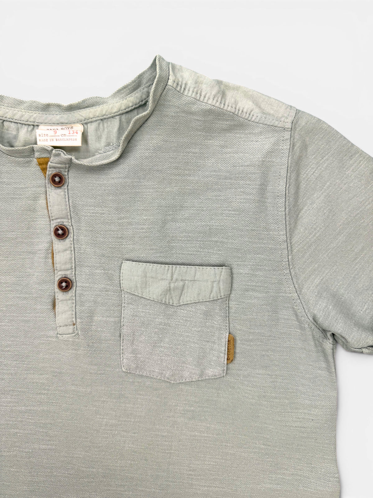 Zara Henley-T-Shirt in Salbeigrün