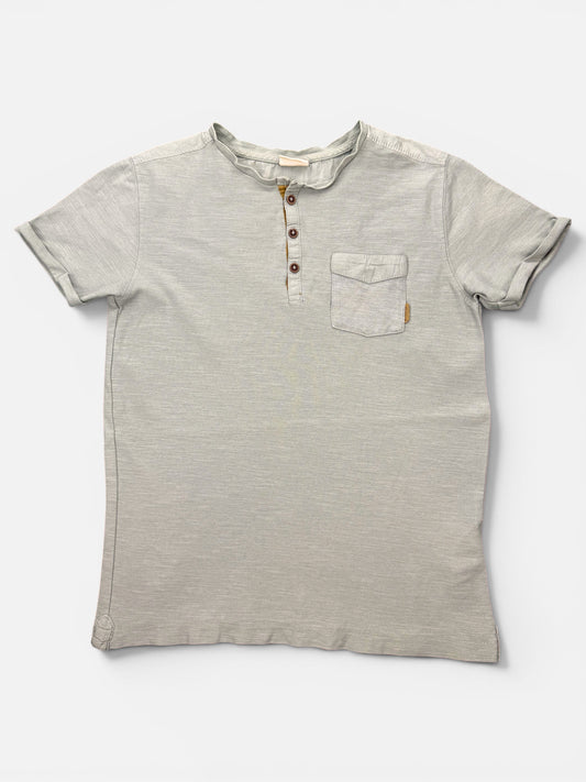 Zara Henley-T-Shirt in Salbeigrün